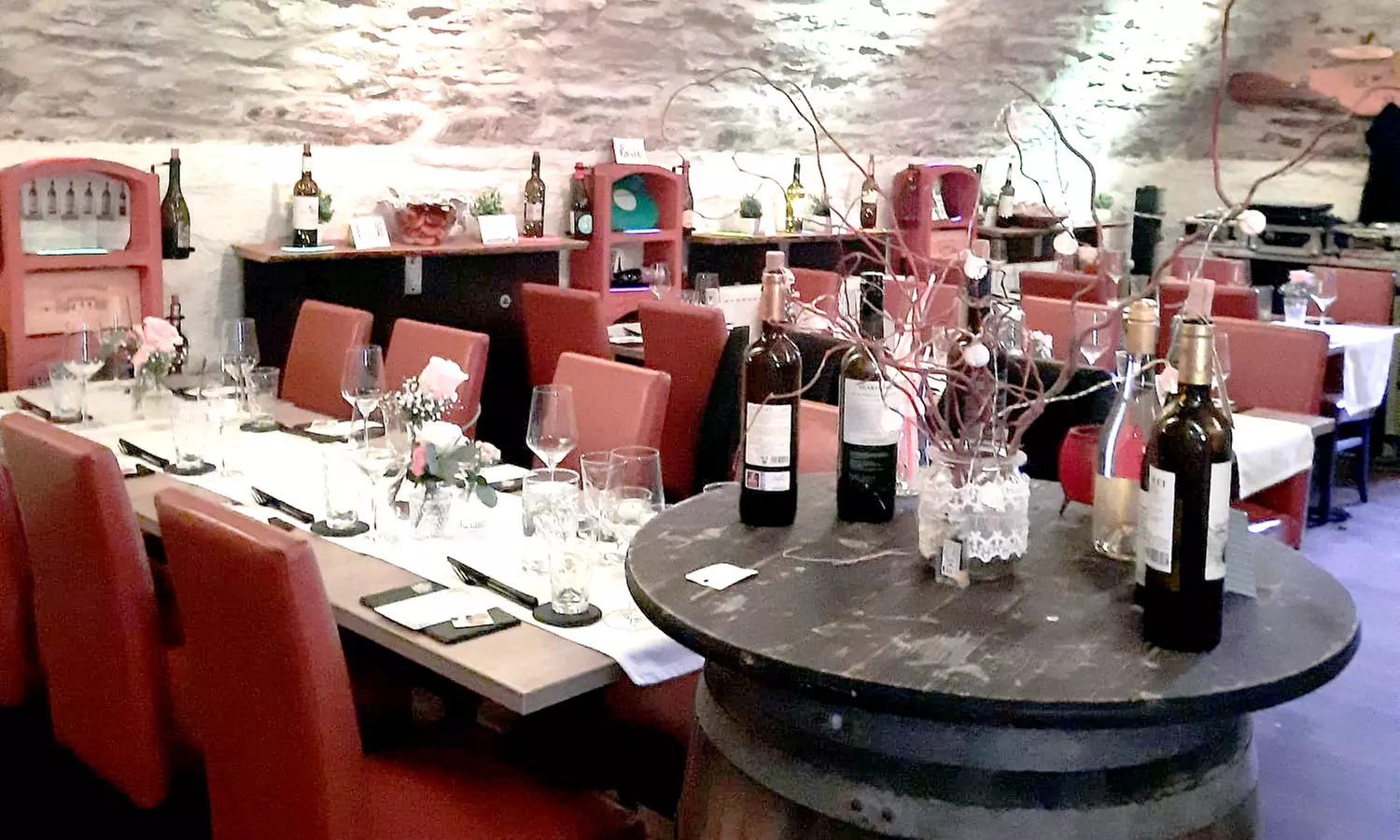 Wein-Tasting inkl. Brot, Aufstriche & Sensorik-Spiel für 1 - 6 Personen (bis zu 25% sparen) - Primary Image