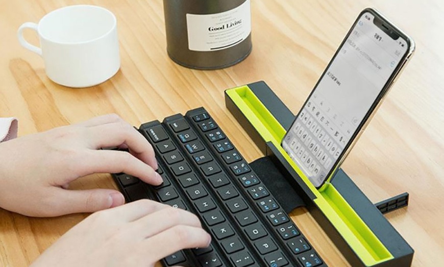 Image 1: Wireless Roll-Up Keyboard