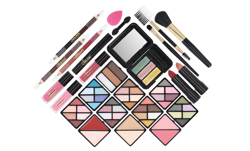 Image 7: LUB Love Urban Beauty Vanity Case