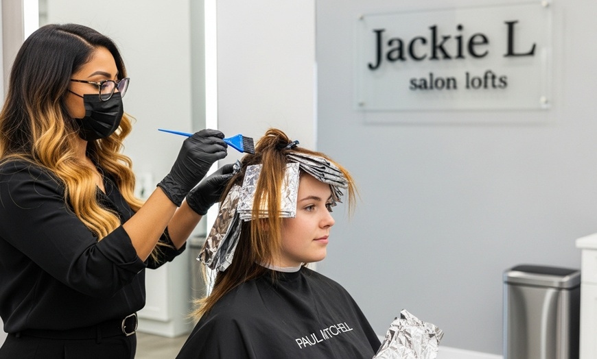 Image 1: Haircut, Shampoo, BlowDry w/w/o Highlight or Keratine Treatment