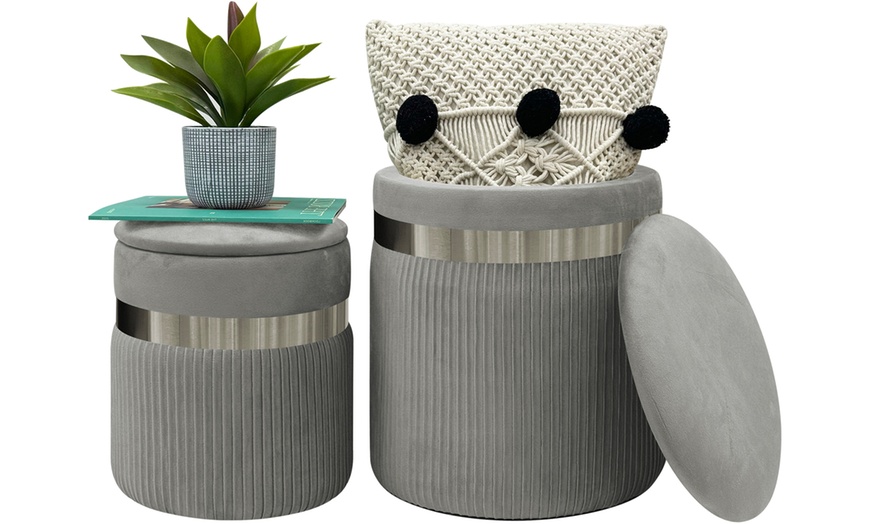 Image 10: Ensemble de deux poufs modernes en velours