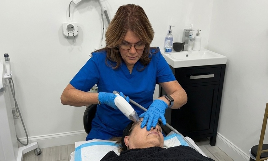 Image 6: Hydra Facial Deep Clean Detox & Hydration for Face or Back