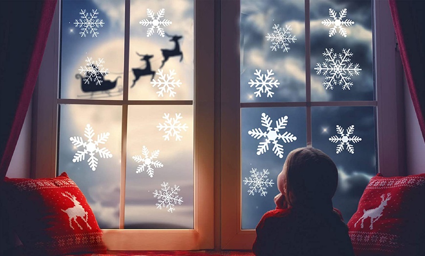 Image 3: Up to 162 Snowflake Window Stickers