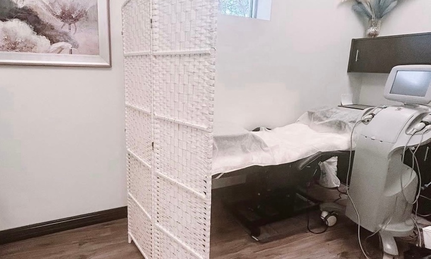 Image 5: Up to 94% off on Laser Lipo and Ultrasonic Cavitation Treatments