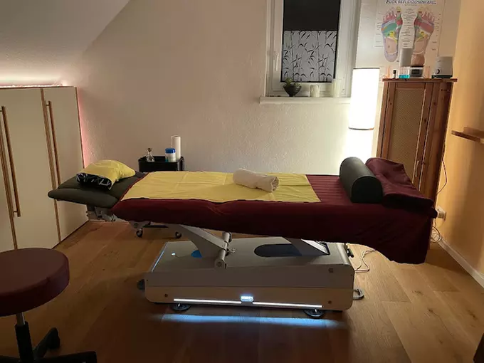 Lomi-Lomi-Nui-Ganzkörpermassage oder Rücken- und Gesichts-Massage