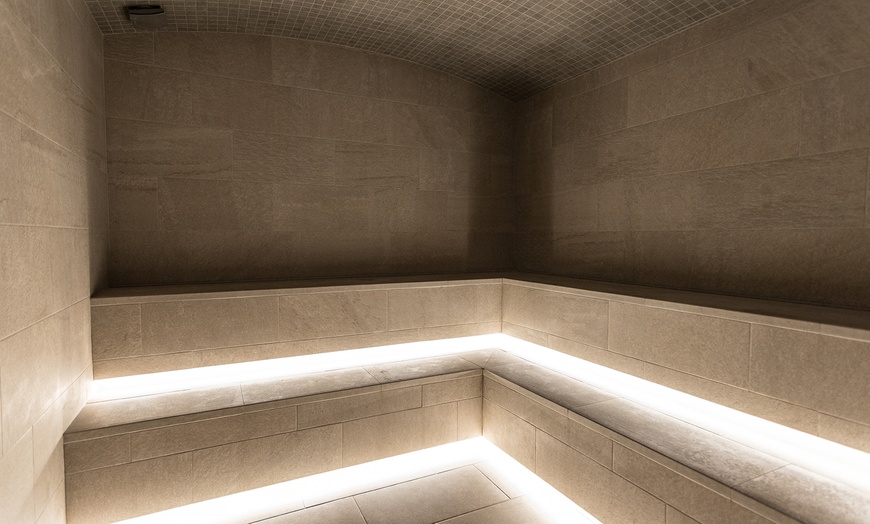 Image 3: Acceso spa 90 minutos con circuito de aguas premium y masaje opcional 