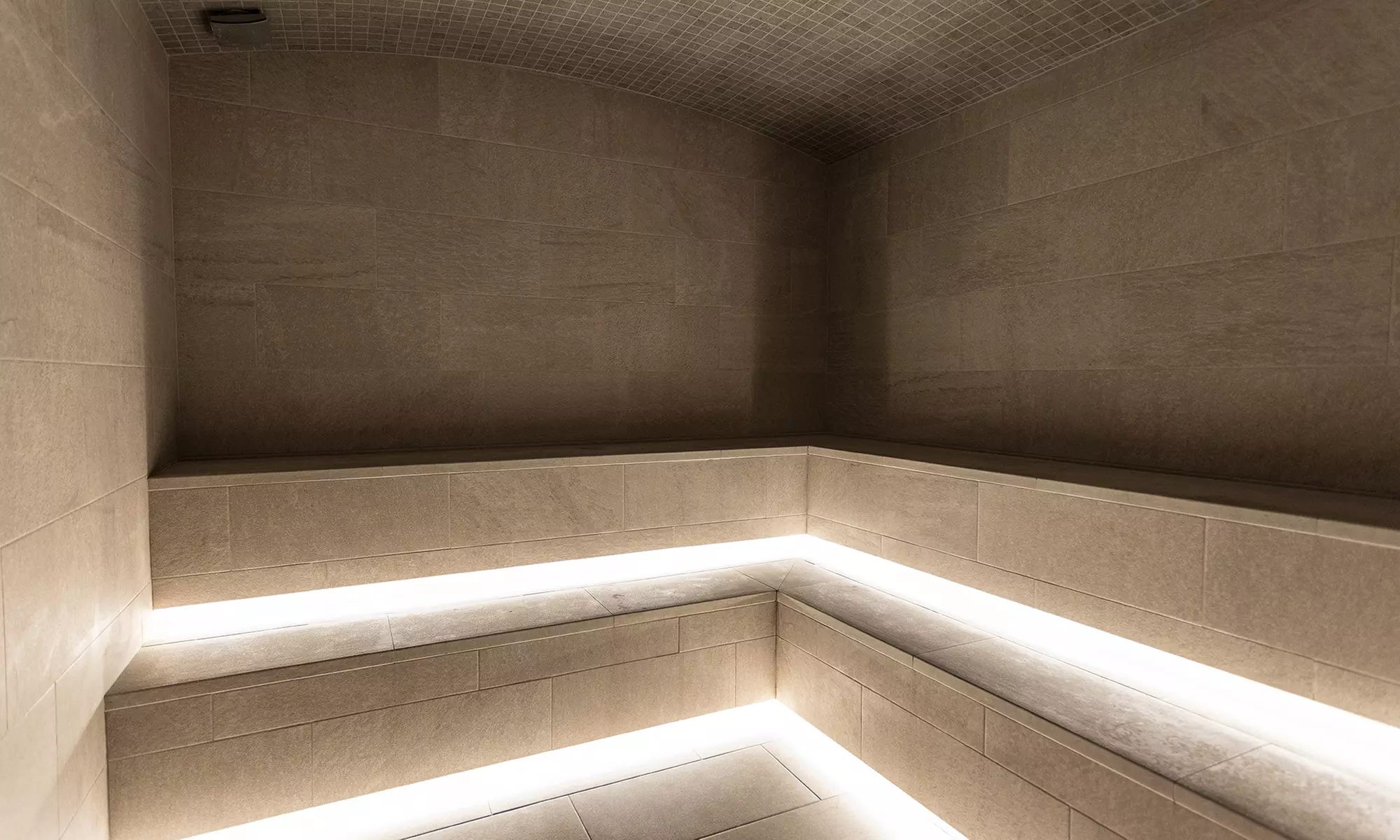 Acceso spa 90 minutos con circuito de aguas premium y masaje opcional