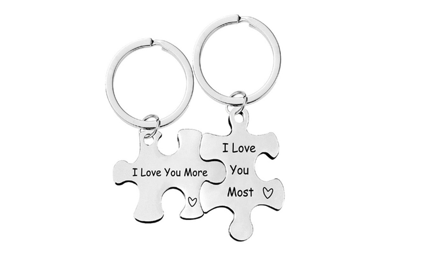 Image 7: 2 Pieces Couples Key Chain