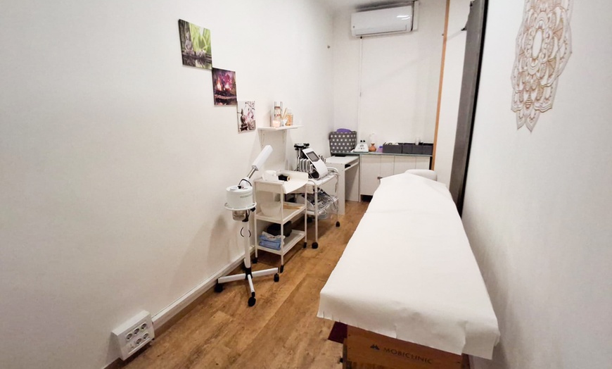 Image 3: Rejuvenecimiento facial con dermapen y exosomas