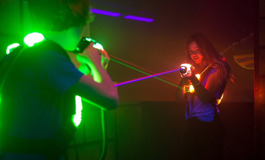 Image 17: 2 oder 4 Runden LaserTag inkl. Ausrüstung für 2 - 6 Personen 