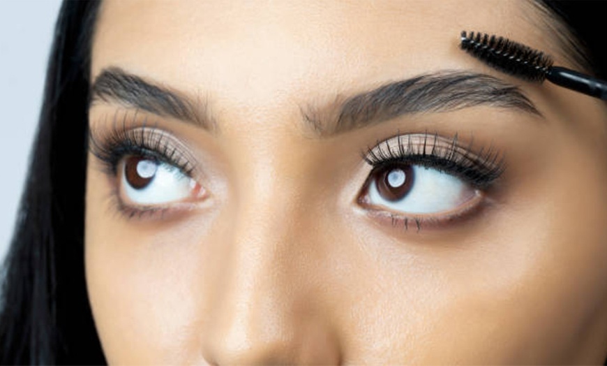 Image 7: Una mirada de impacto: lifting y tinte de pestañas