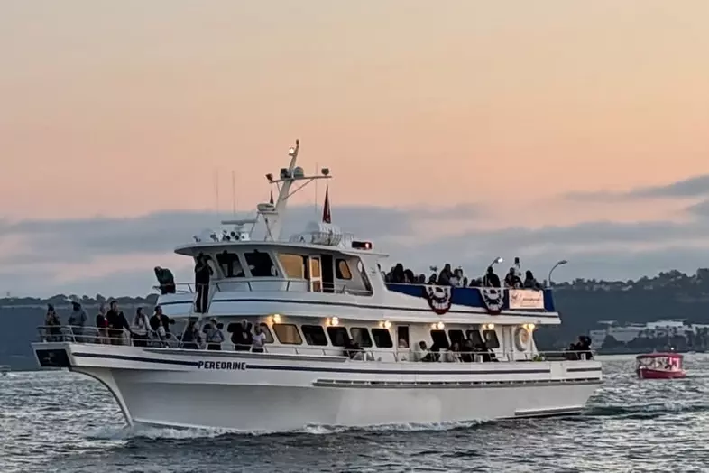 Boats & Hoe-Down Country Cruise Aboard Luxury Yacht