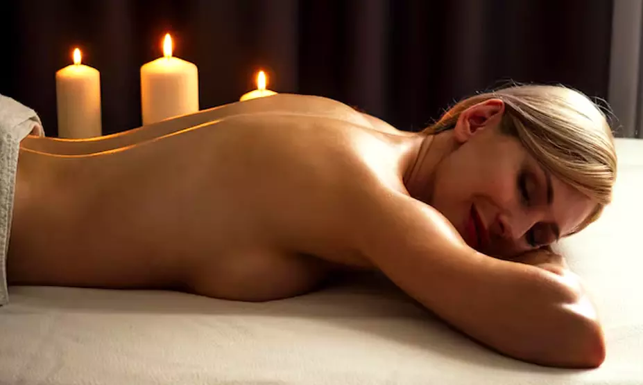 Massage bien-être californien, modelage élimination et madérothérapie avec Keur Lisa (jusqu'à 33% de remise) - Primary Image