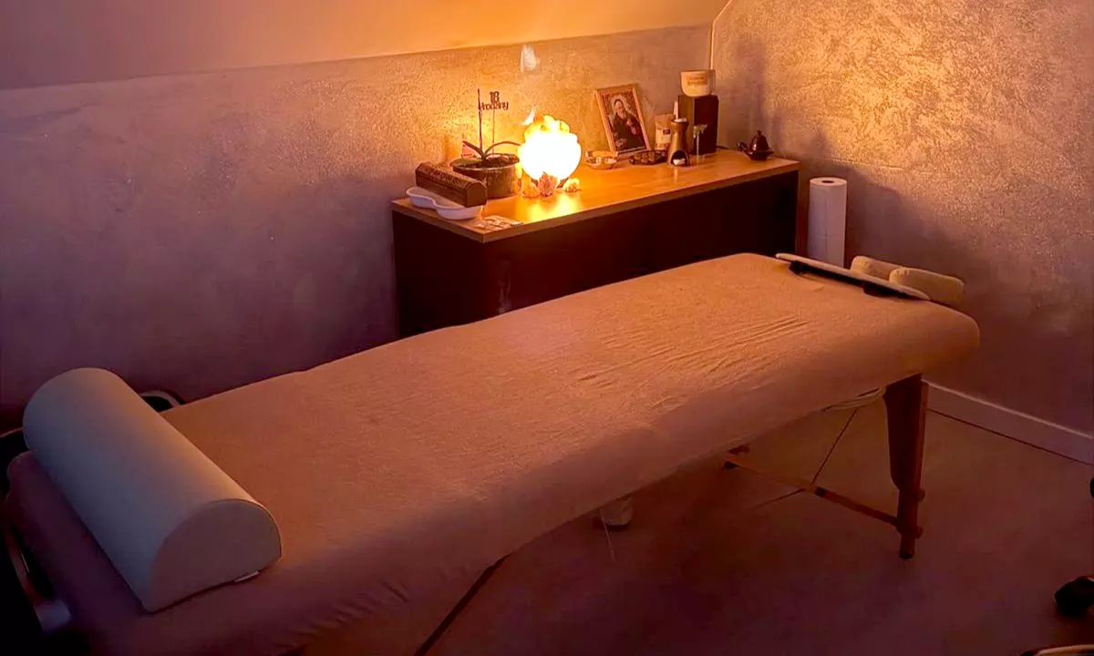 Odkryj specjalistyczne masaże twarzy i ciała, akupunkturę i więcej