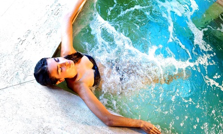 Chianciano Terme: camera doppia Classic con colazione o mezza pensione + terme per 2 persone presso l'Hotel Ave