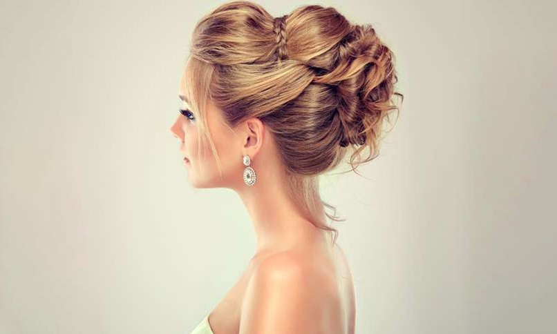 Haarschnitt opt. inkl. Ansatzfarbe oder Färben für 1 Person