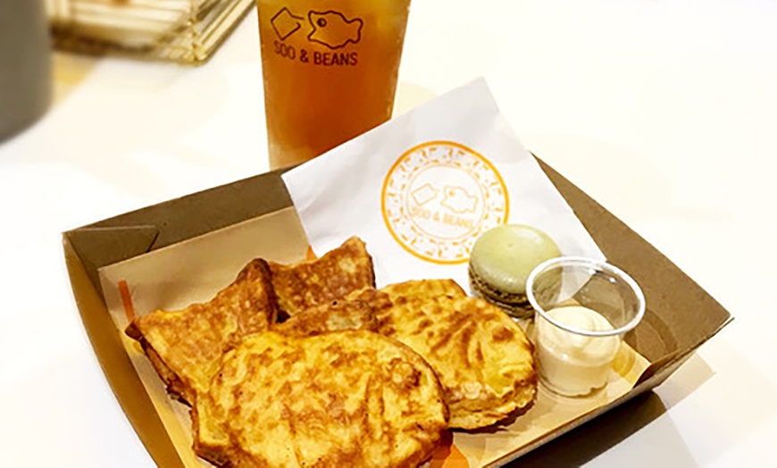 Image 2: Taiyaki Waffles w/ Fruity Tea