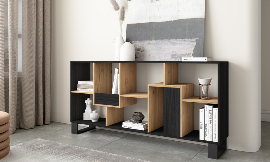 Image 21: Speels vormgegeven boekenkast