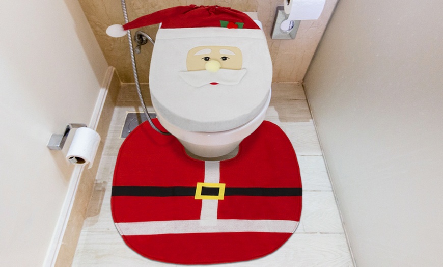 Image 2: Santa Claus Toilet Set