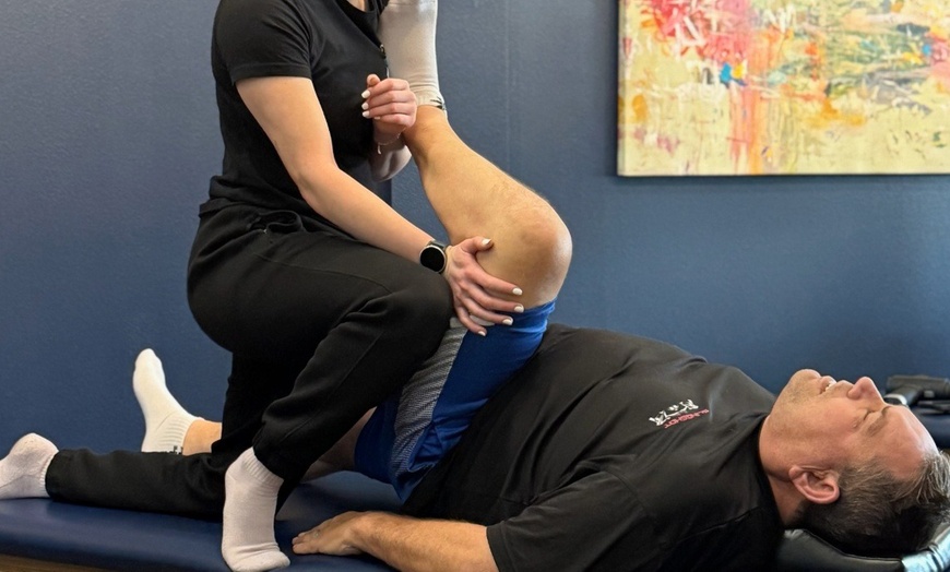 Image 2: Discover Tailored Stretches With 25 or 50 Minute Options 