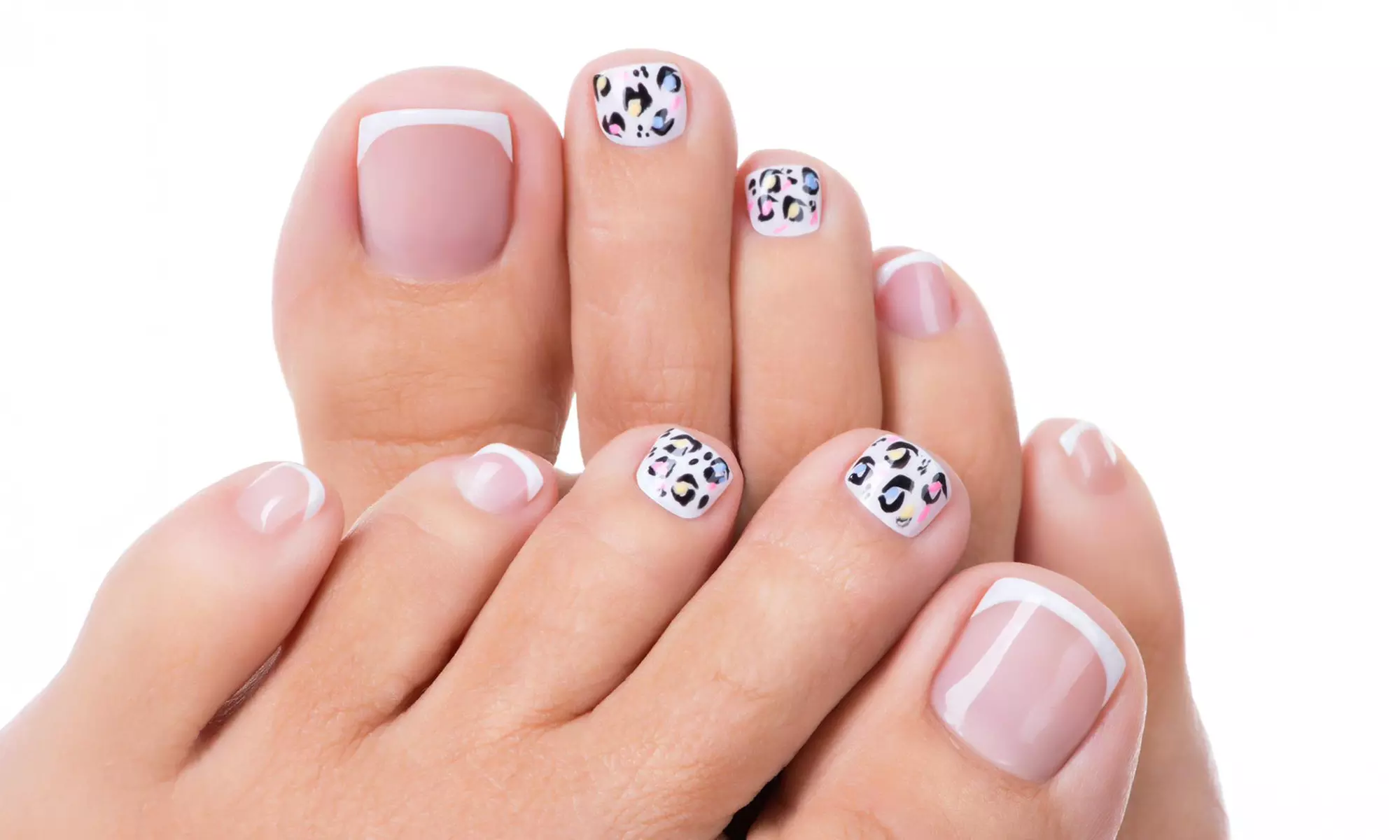 Sesión de manicura y/o pedicura con esmaltado normal o semipermanente