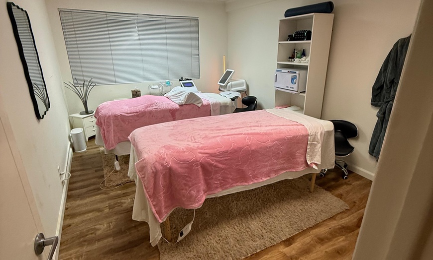 Image 3: Swedish or Hot Stone Massage for Singles & Couples