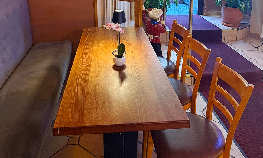 Image 4: Mediterranes 2-Gänge-Menü mit Paella für 2 oder 4 Personen