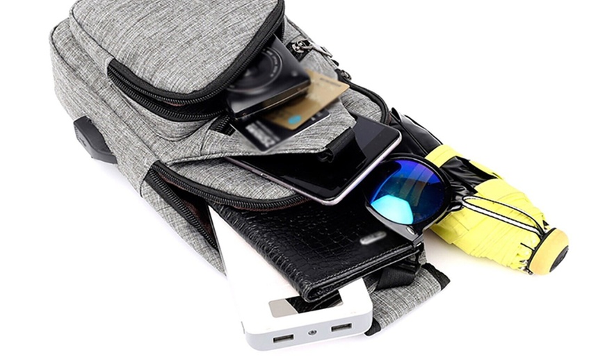 Image 11: 1 of 2 crossbody borsttas