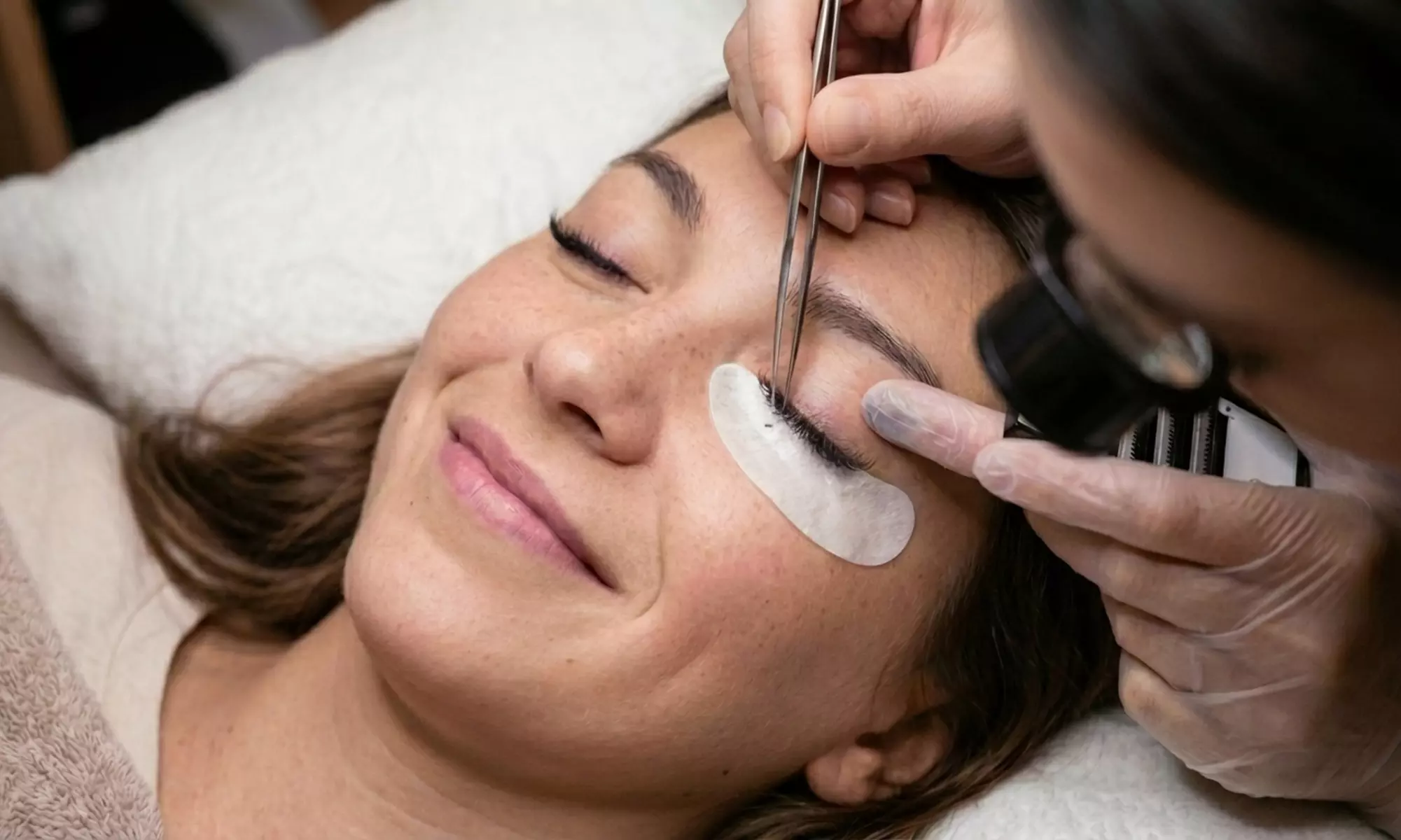 Custom Classic, 3D or 6D Volume Eyelash Extensions