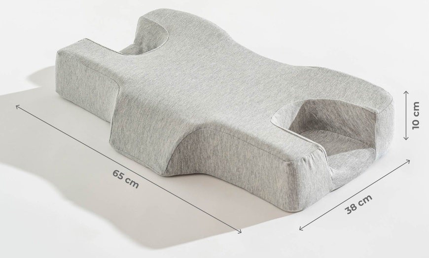 Image 7: Almohada con memory foam con diseño antiarrugas