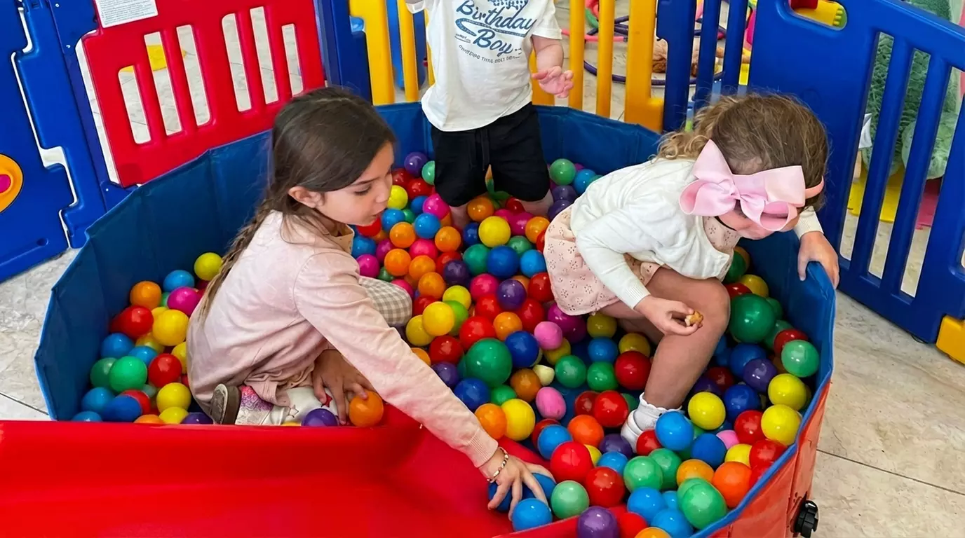 Unforgettable Kids Parties: Safe Bounce Houses & Soft Play Rentals from UPA Entertainment