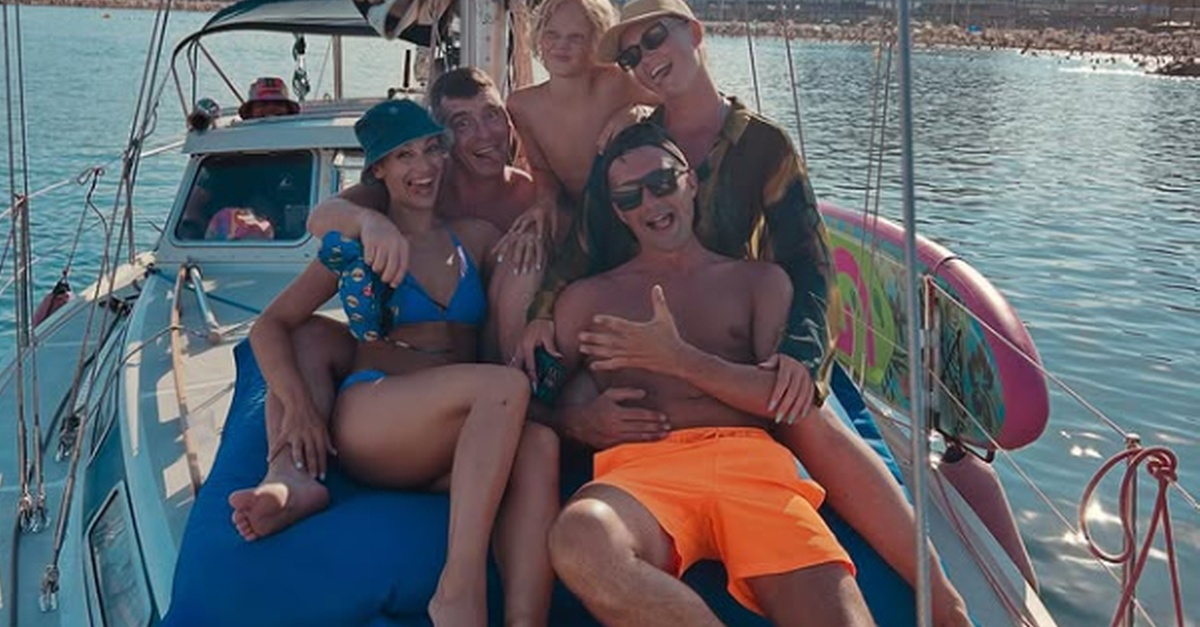 Paseo en velero en Barcelona para grupos de 1 a 4 personas