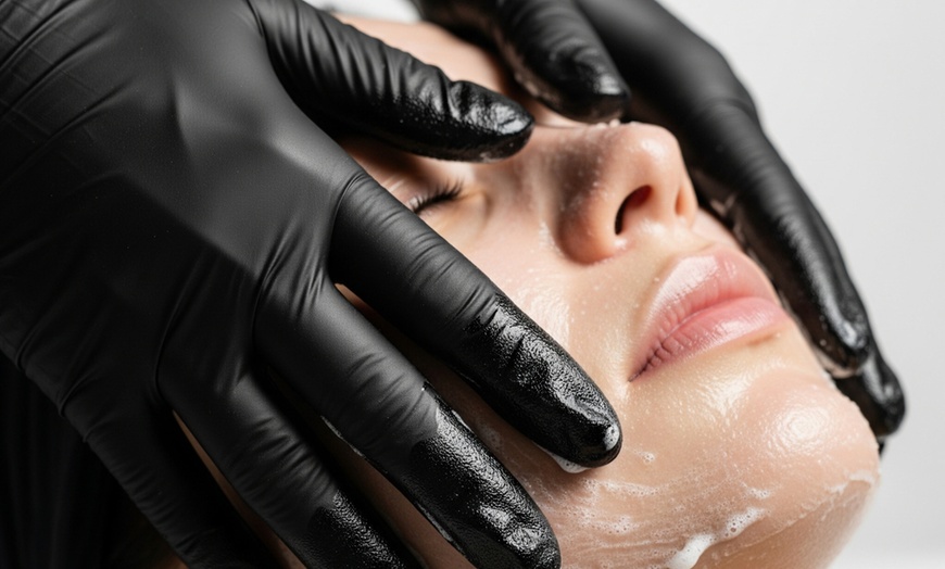 Image 1: Limpieza facial completa con opción a tratamientos extra para 1