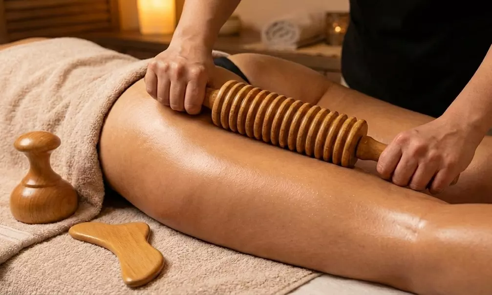 Gesichtsbehandlung mit Gua Sha & Holztechnik / Madero-Körperbehandlung