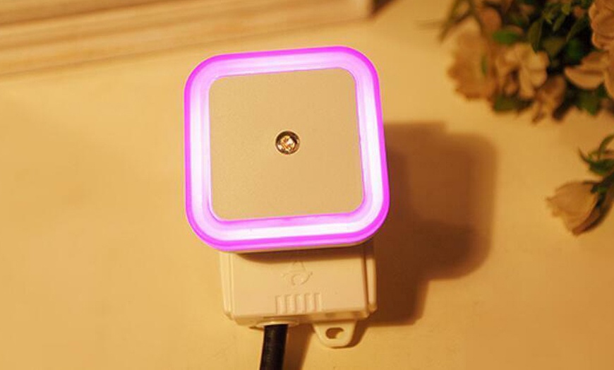Image 12: 4-8 PCS Auto LED Light Induction Sensor Control Bedside Night Light In Wall Lamp