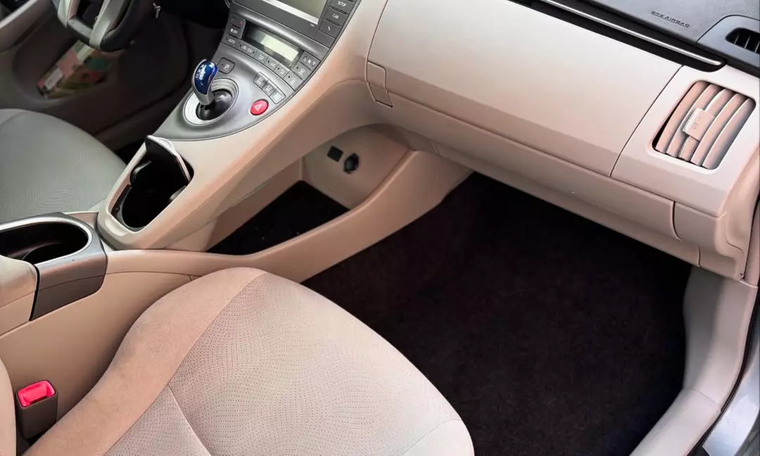Interior/Exterior Auto Detailing Packages for Cars, SUVs & Mini-Vans