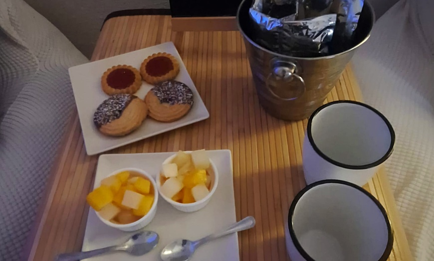 Image 13: Ritual hindú de 60 min con fruta y té, opción individual o doble 