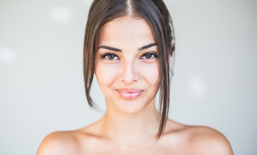 Image 1: Offre beauté et détente avec soins du visage et massage bien-être