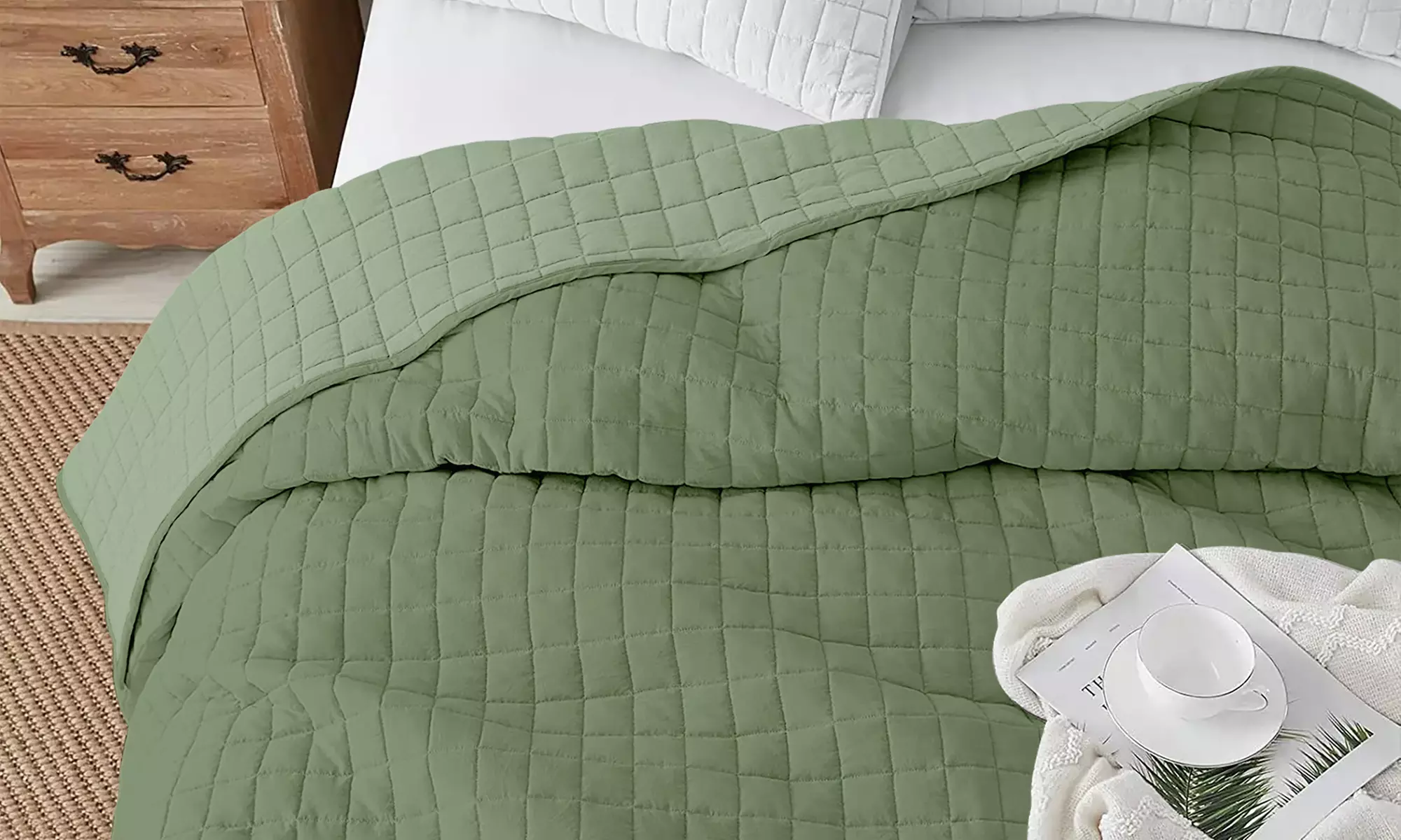 Italian 4-Season Two-Tone Hypoallergenic Quilt