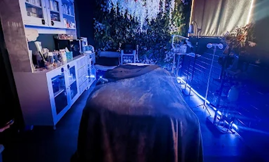 Image 2: 60–90 Min Swedish or Deep Tissue Massage Singles or Pairs with Add-Ons