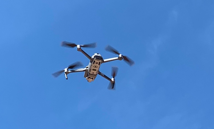 Image 5: ¡Conviértete en un as del cielo con nuestro curso de piloto de drones!