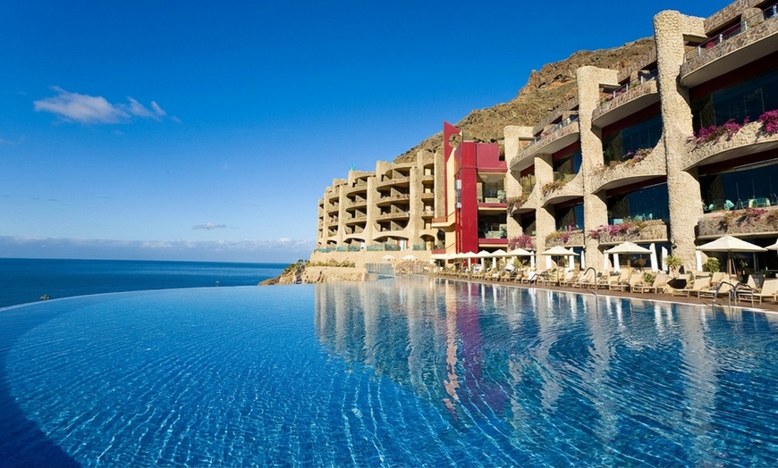 Image 8: Relax a dúo junto al mar: acceso a piscinas de hotel 4*, spa y masaje