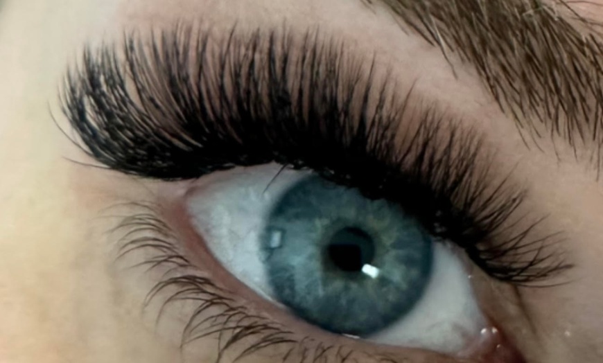Image 2: Achieve a Fuller Look w/ Hybrid, Volume, or Classic Eyelash Extension
