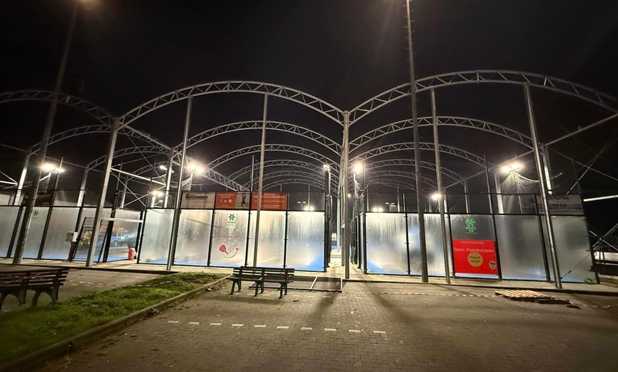 Image 5: Padel: sportieve uitdaging met indoor en outdoor courts