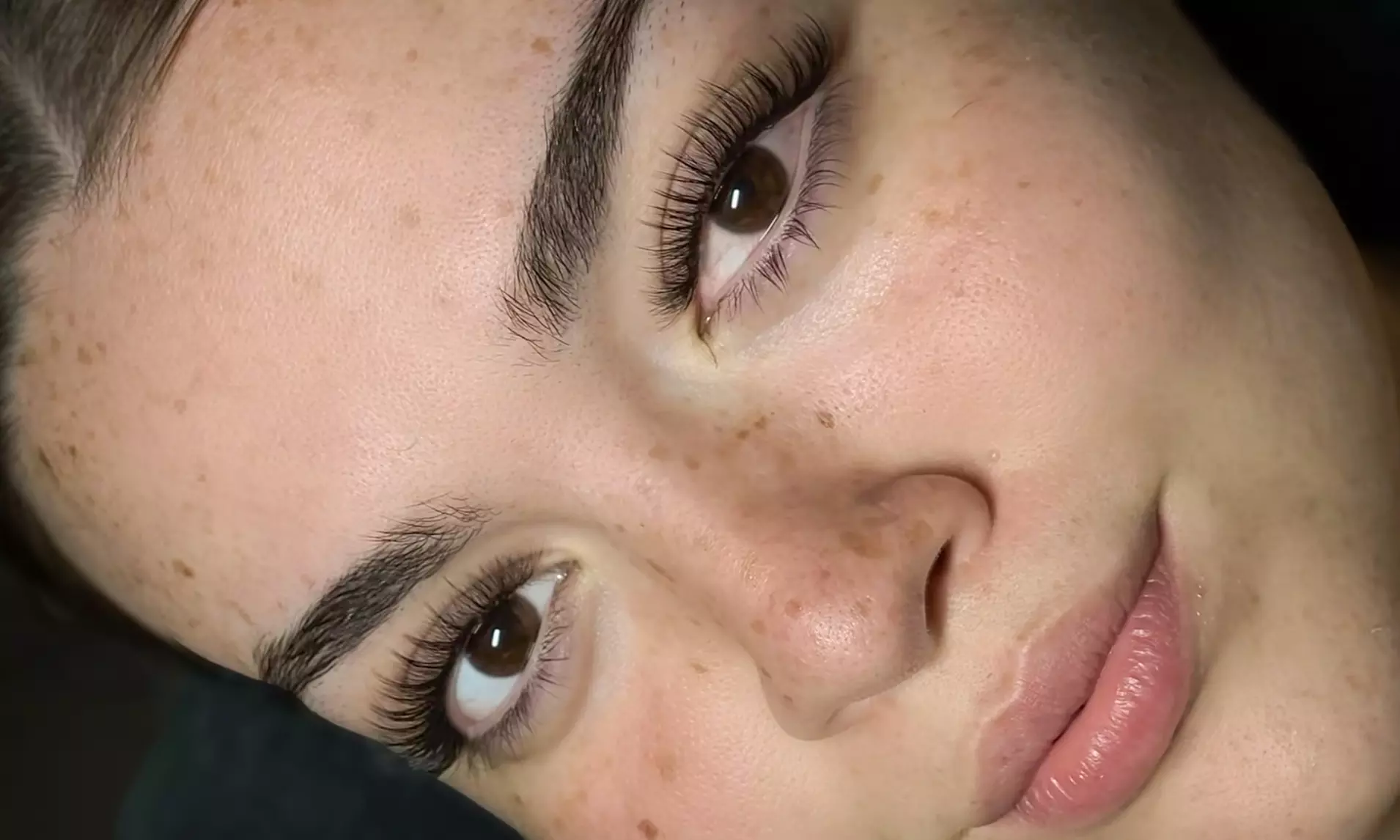 Transform Yourself with a Stunning Wet Set (Classic) or Hybrid Lash Extensions at Lashed Beauty (Up to 28%Off)