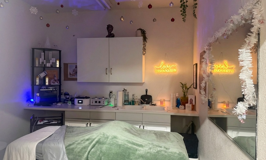 Image 4: Refresh w/ 1, 3, or 5 sessions of the Diamond Bliss Microdermabrasion