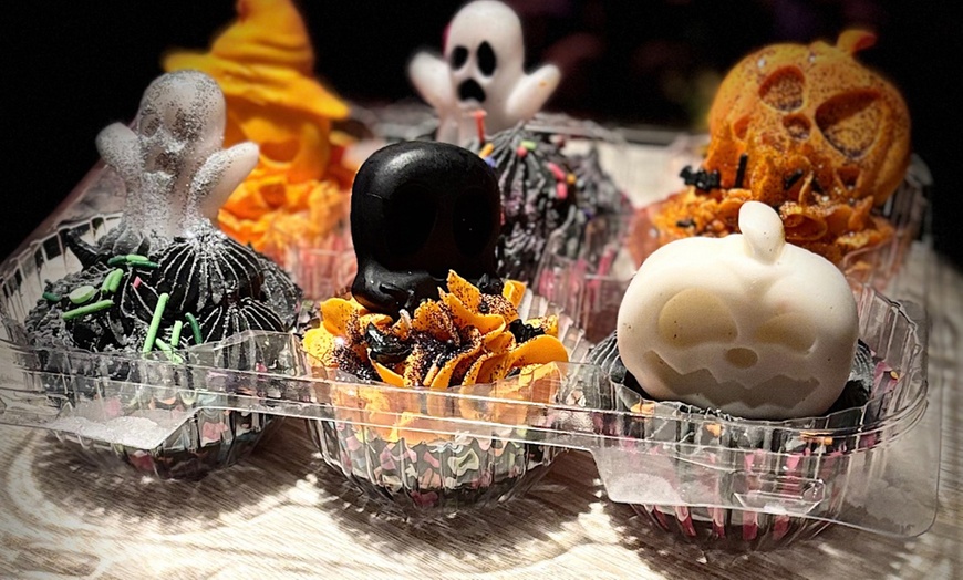 Image 2: Handcraft: Course for 1 Person or Pretty Pumpkin Painting for 2 or 4