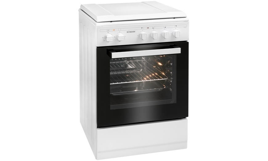 Image 3: Cuisinière électrique blanche 4 plaques et four de 48 L Bomann 