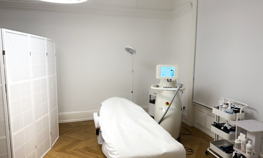 Image 3: Carbon-Peeling für Gesicht & Hals, opt. für Dekolleté, für 1 Person