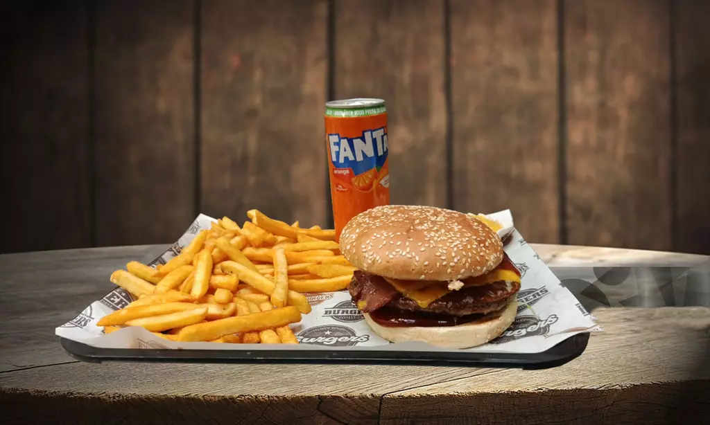 Burger Menü nach Wahl inkl. Pommes & Softgetränk für 1, 2 oder 4 Pers.